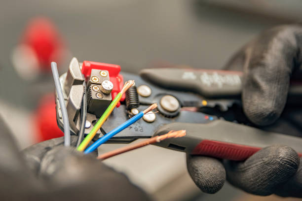 Best Electrician Near Me  in Fayette, MO